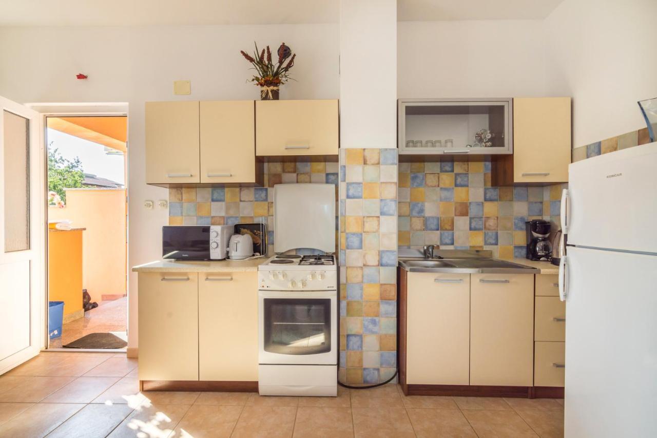 Apartments Safija 1985 法扎纳 外观 照片